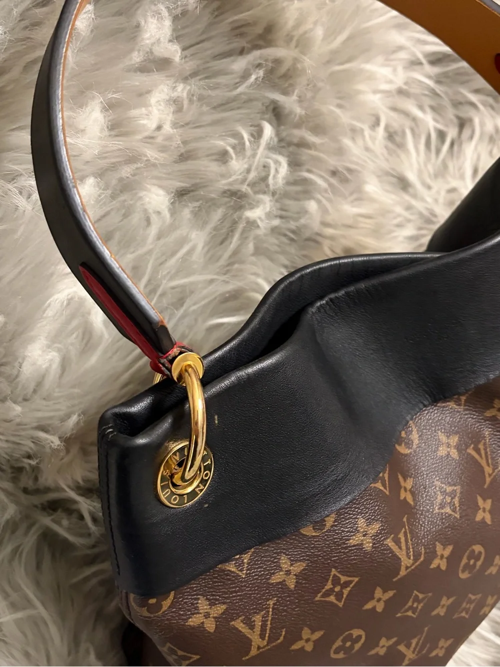 Louis Vuitton Tuileries Hobo Handbag